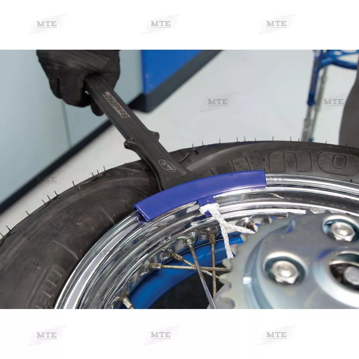 Felgenschutzaufsatz für die Demontage/Montage: Wheelprotect - News -  VAU-MAX - Das kostenlose Performance-Magazin